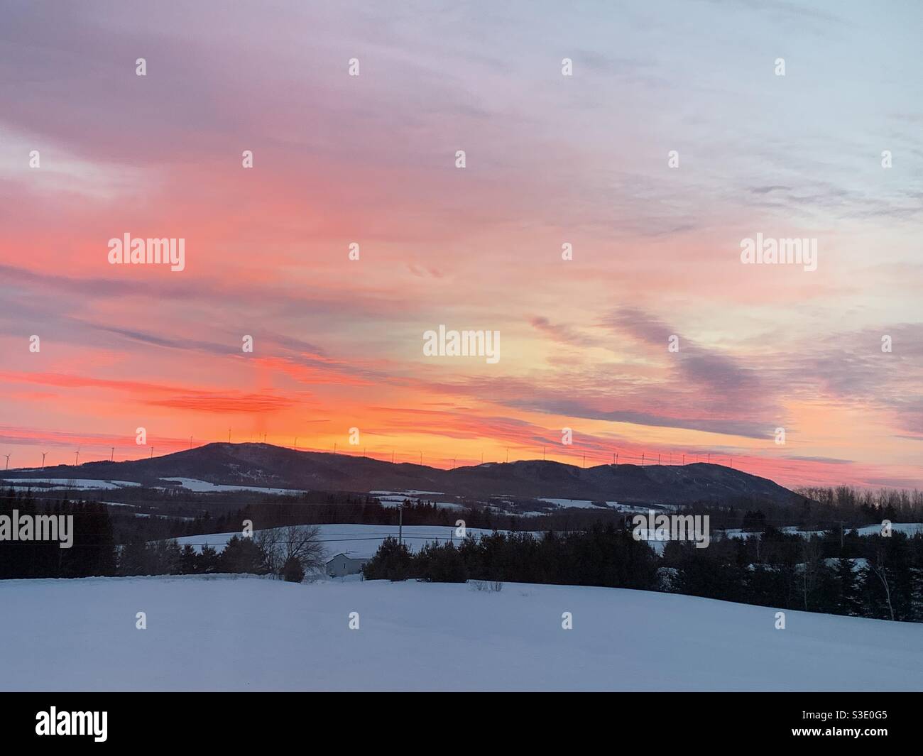 Snowscape amanecer sobre Mars Hill en el norte de Maine EE.UU. El 23 de enero de 2019, 7:55 am. Foto de stock