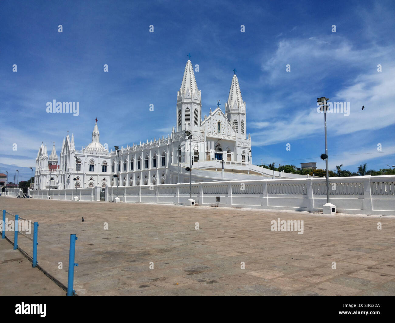 La Basílica de Nuestra Señora de la Buena Salud, también conocida como Santuario de Nuestra Señora de Vailankanni, es un santuario mariano situado en la pequeña ciudad de Velankanni en Tamil Nadu, sur de la India Foto de stock
