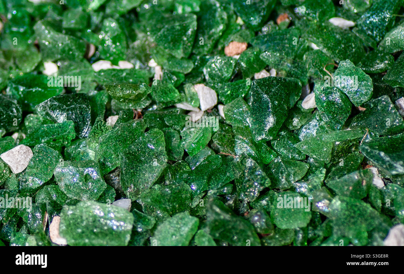 Piedra verde translúcida fotografías e imágenes de alta resolución - Alamy