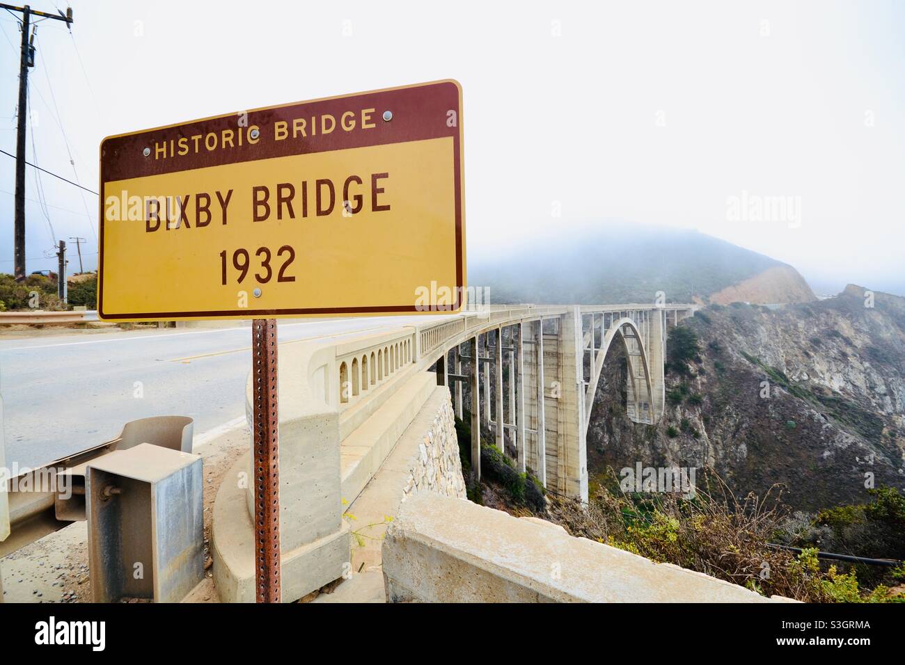 Histórico puente bixby en la carretera de la costa del pacífico de California Foto de stock