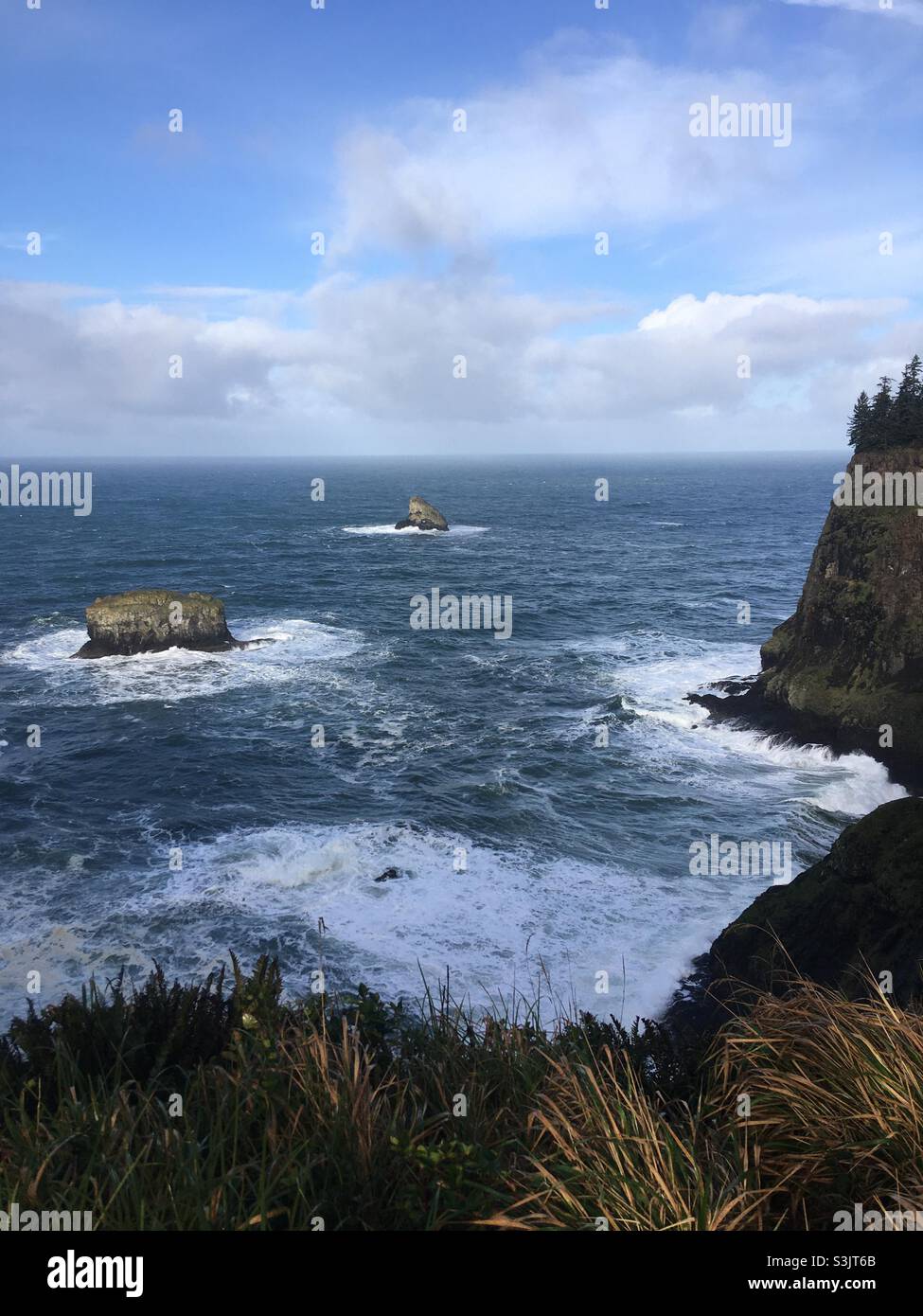 Mirador panorámico de Cape Meares y Refugio Nacional de Vida Silvestre Tillamook Oregon Foto de stock
