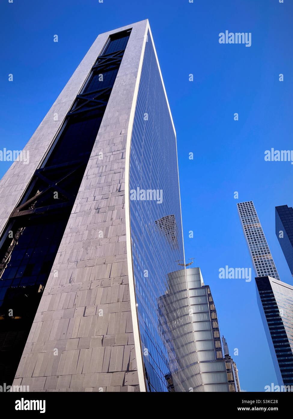 El edificio Grace en Nine W. 57th St. En Midtown Manhattan, 2021, NYC, USA Foto de stock