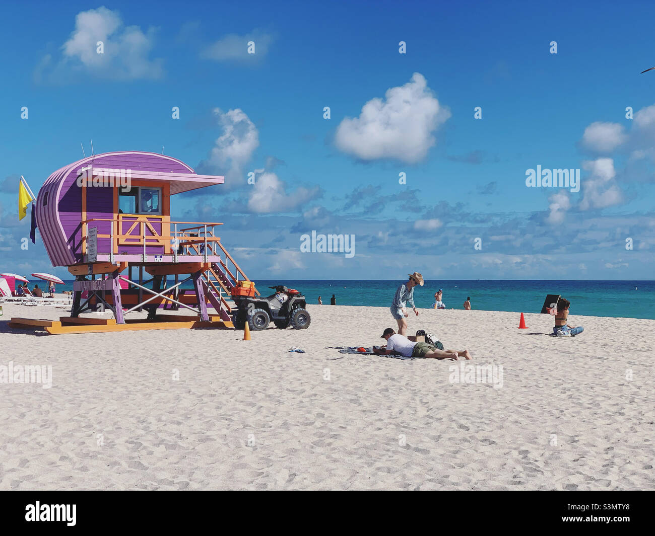 2021 de diciembre de 17th Street Lifeguard Station, South Beach, Miami Beach, Florida, Estados Unidos, América del Norte Foto de stock