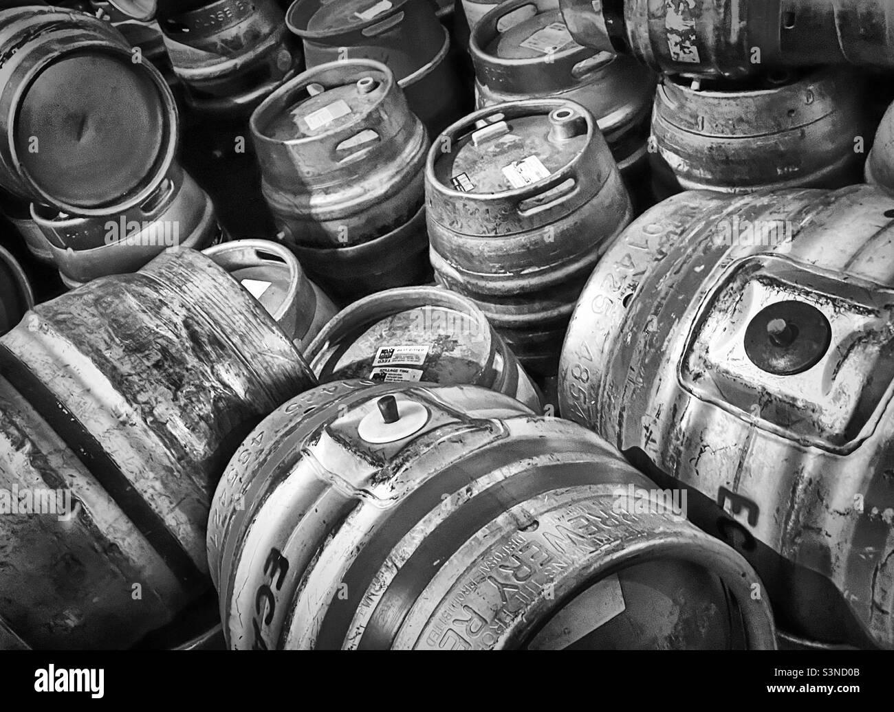 Barril cervecero Imágenes de stock en blanco y negro - Alamy