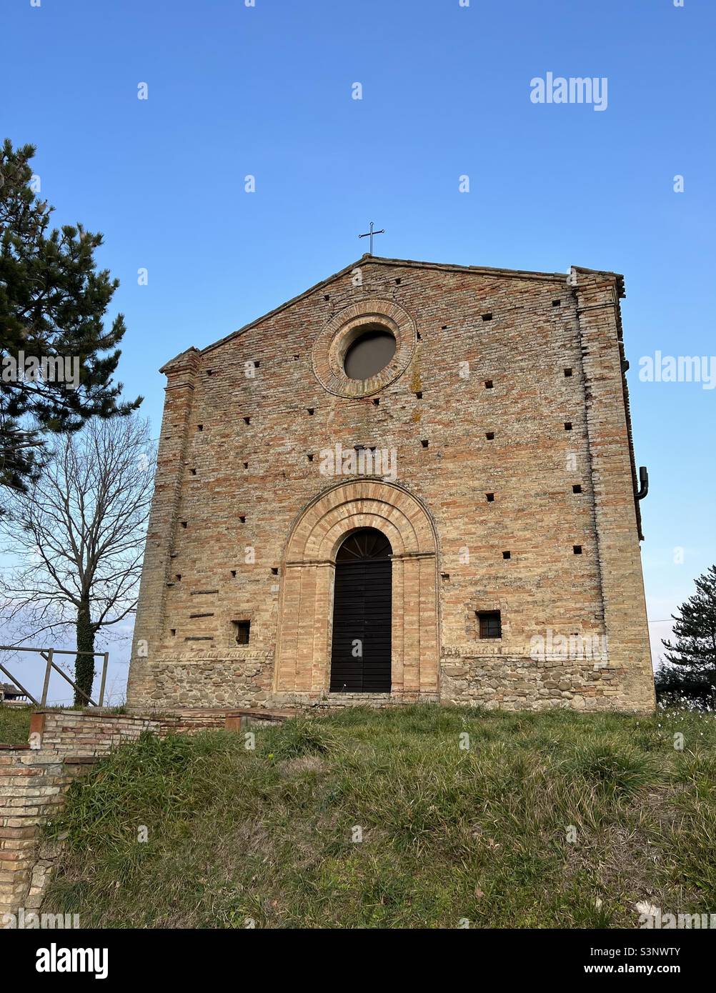 Iglesia de Santissima Annunziata, Patrignone, Montalto delle Marche, Italia Foto de stock