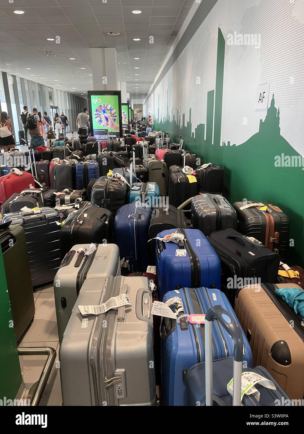 Muchos equipajes en el aeropuerto Foto de stock