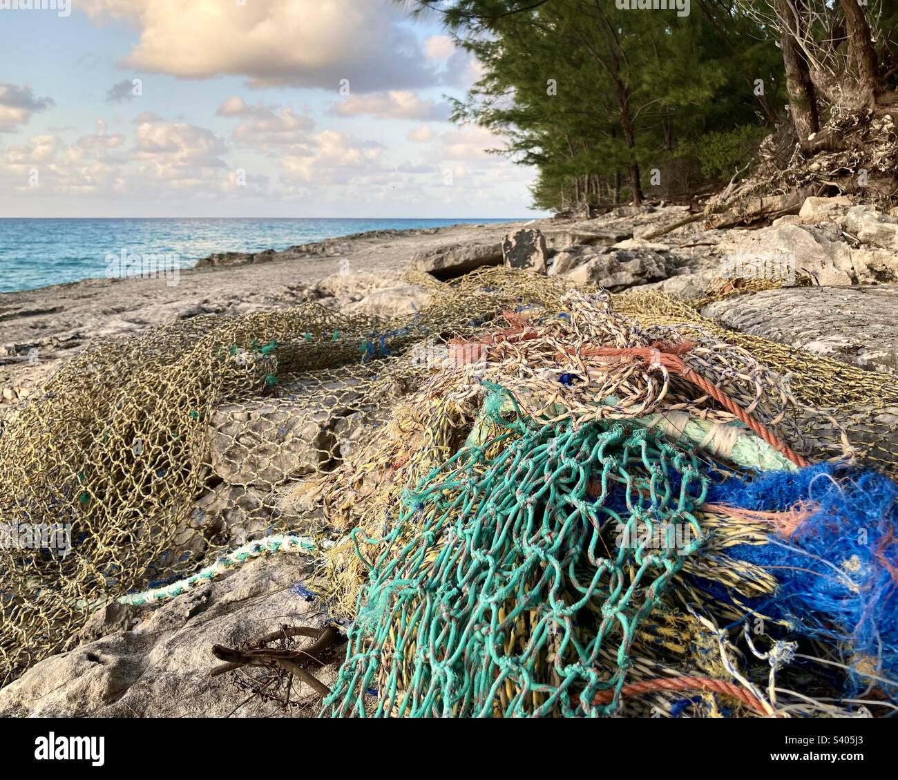 Gafas fabricadas con redes de pesca abandonadas en el mar, redes