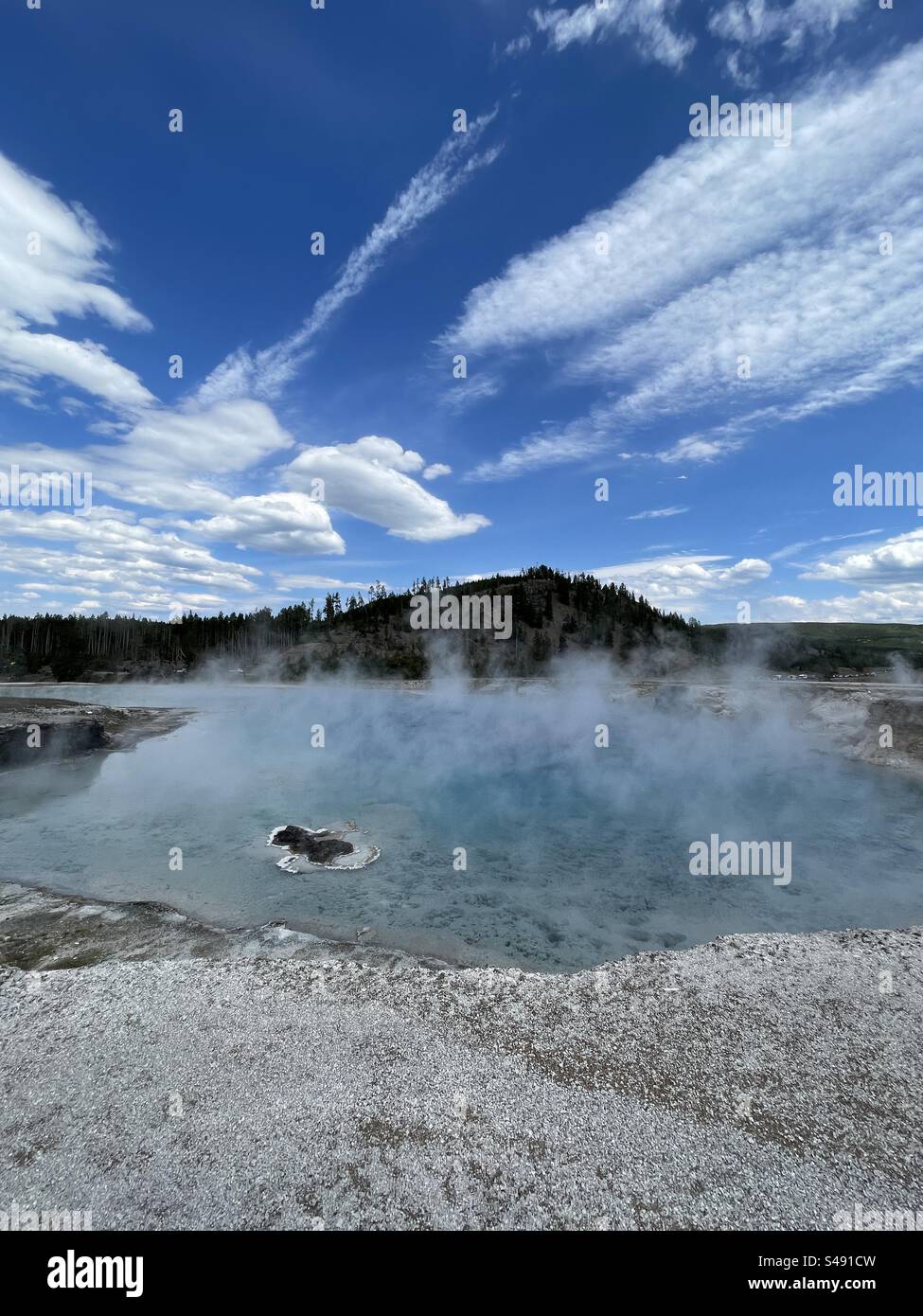 Excelsior Geyser, el Parque Nacional Yellowstone, Wyoming, EE.UU. Foto de stock