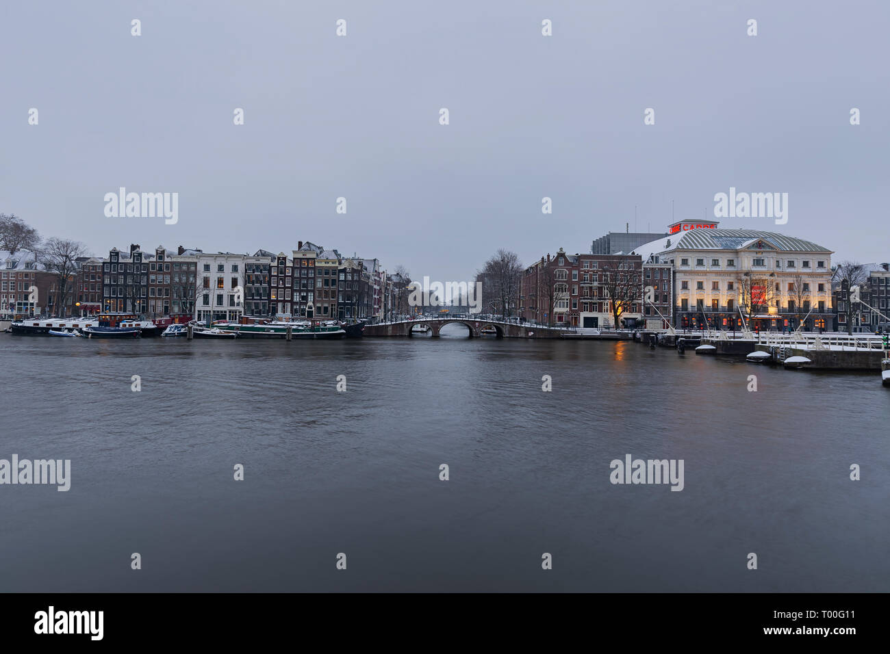 Amsterdam - ver al Real Teatro Carre en invierno en el río Amstel , Nordholland, Holanda, Amsterdam, 22.01.2019 Foto de stock
