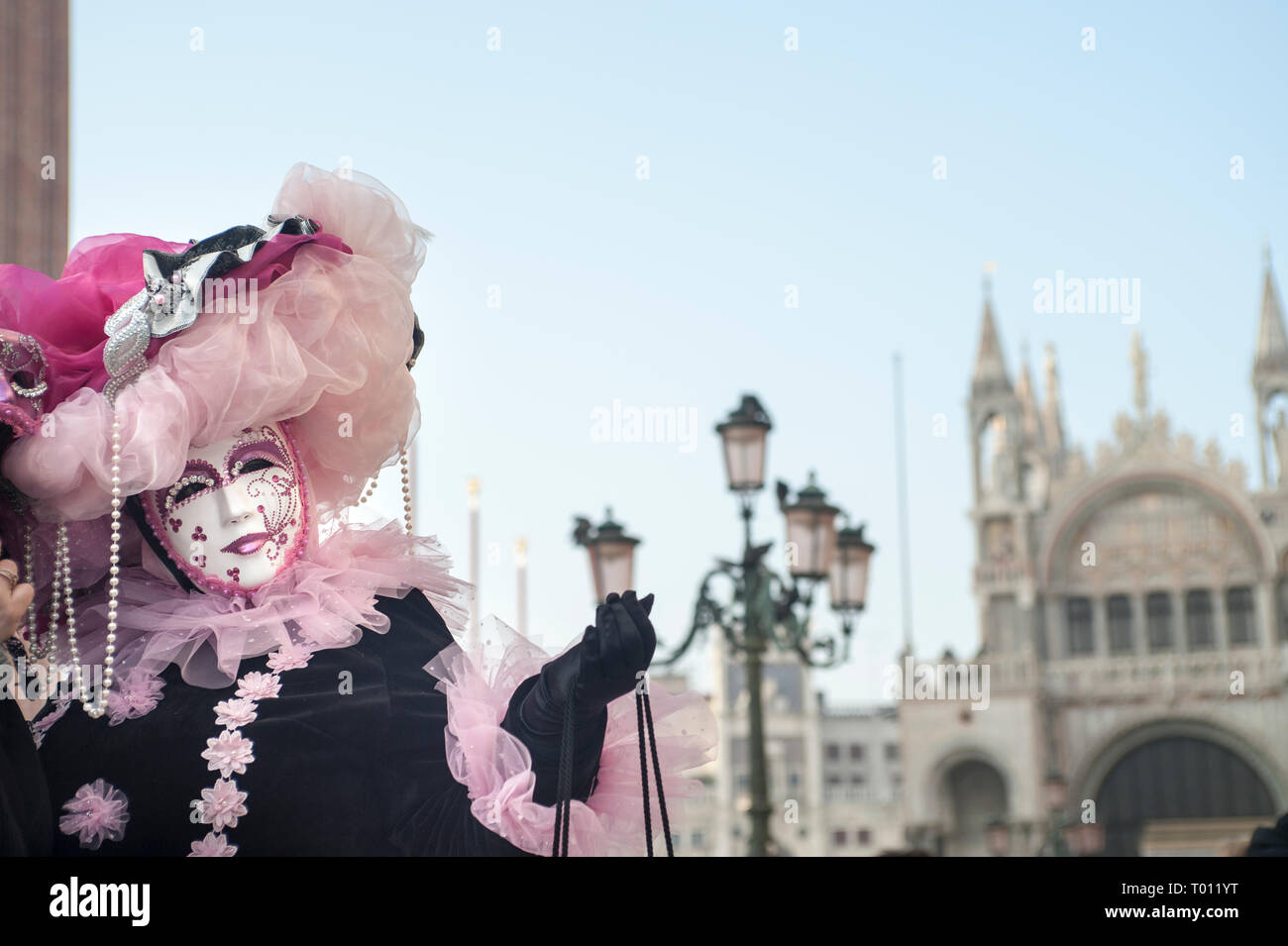 Venecia, Italia - 21 de febrero de 2019: Las máscaras del Carnaval de Venecia 2019 Foto de stock