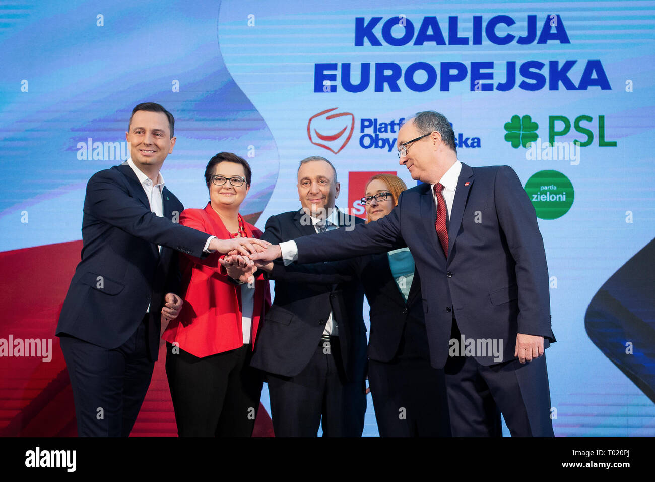 Wladyslaw Kosiniak-Kamysz, Katarzyna Lubnauer, Grzegorz Schetyna, Malgorzata Tracz y Wlodzimierz Czarzasty durante una conferencia de prensa conjunta de la ''Coalición Europea'' (cinco mayores partidos de oposición polaca) líderes en Varsovia, Polonia, el 24 de febrero de 2019. Cinco partidos de la oposición polaca (Plataforma Cívica, moderno, el Partido del Pueblo polaco, del partido Alianza Democrática de Izquierda y de los Verdes de Polonia) firmó el domingo una declaración de la coalición, en la perspectiva de las próximas elecciones al Parlamento Europeo, y facturan como iniciativa creó la Coalición Europea. Foto de stock