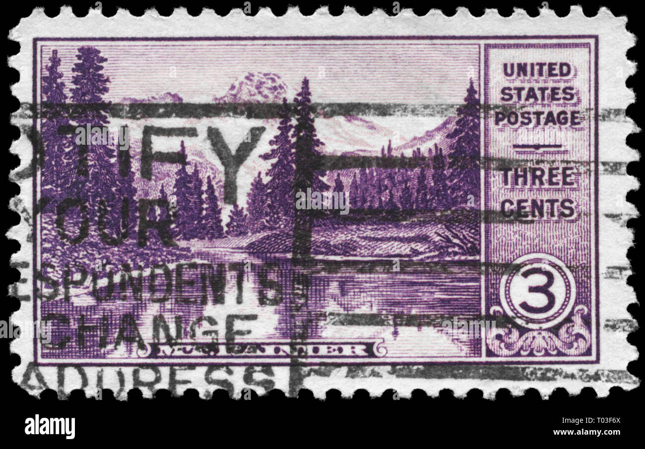 USA - circa 1934: un sello impreso en EE.UU. muestra el Monte Rainier y  Lago Espejo (Washington), Parques Nacionales, circa 1934 Fotografía de  stock - Alamy