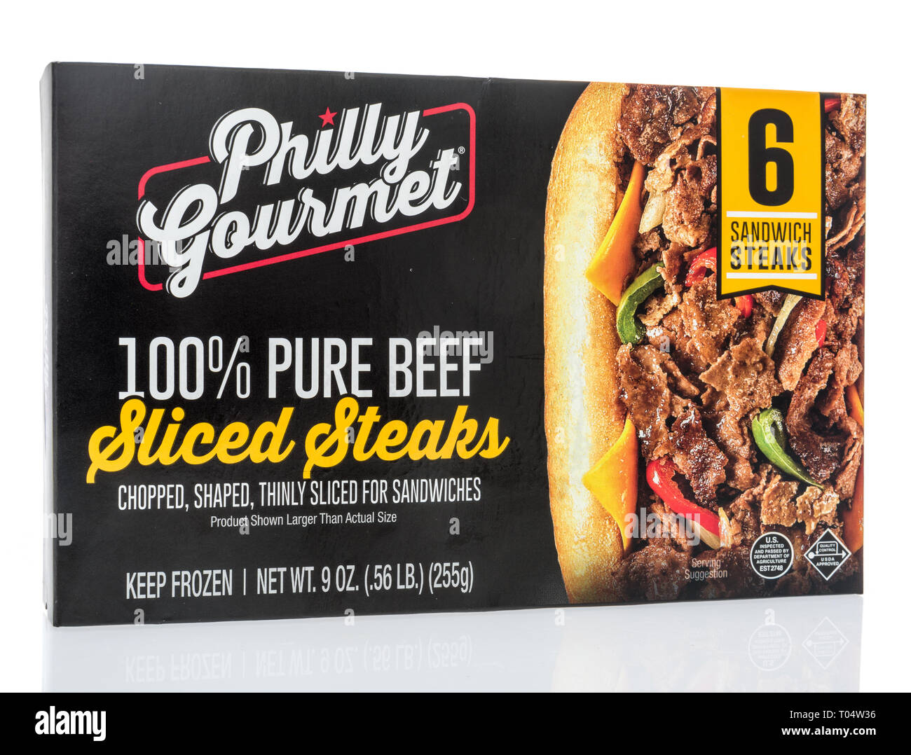 Winneconne, WI - 14 de marzo de 2019: un paquete de Philly Gourment filetes en rodajas sobre un fondo aislado Foto de stock