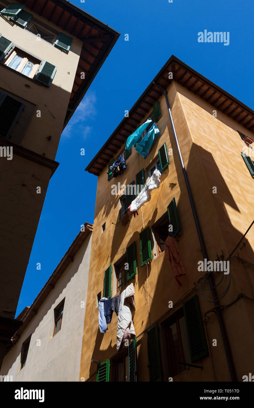 Servicio de lavandería a secar en Florencia, Toscana, Italia. Foto de stock