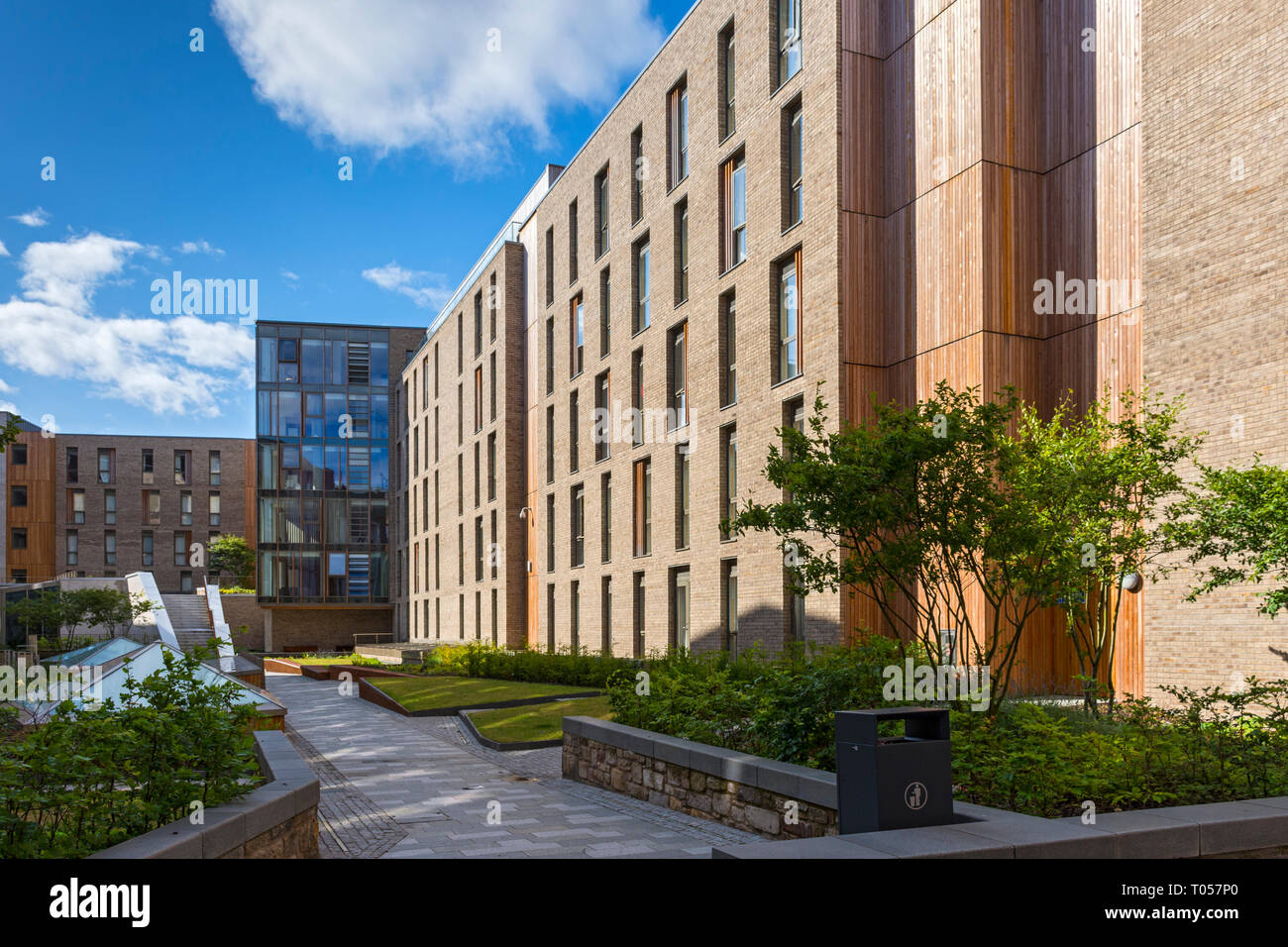 O'Shea North Buildings (alojamiento para estudiantes), Universidad de Edimburgo. A la salida de Canongate, Edimburgo, Escocia, Reino Unido Foto de stock