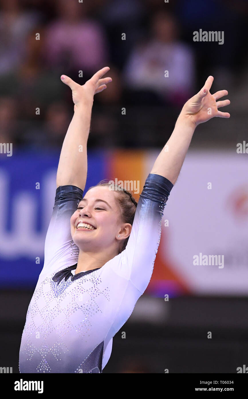 Anne-Marie Padurariu (CAN) en el suelo. GES/Gimnasia/EnBW DTB Pokal, la Copa Mundial de Damas, 17.03.2019 - GES/Gimnasia Artística/Copa del Mundo de gimnasia, Stuttgart: - 17.03.2019 | mundial de uso Foto de stock