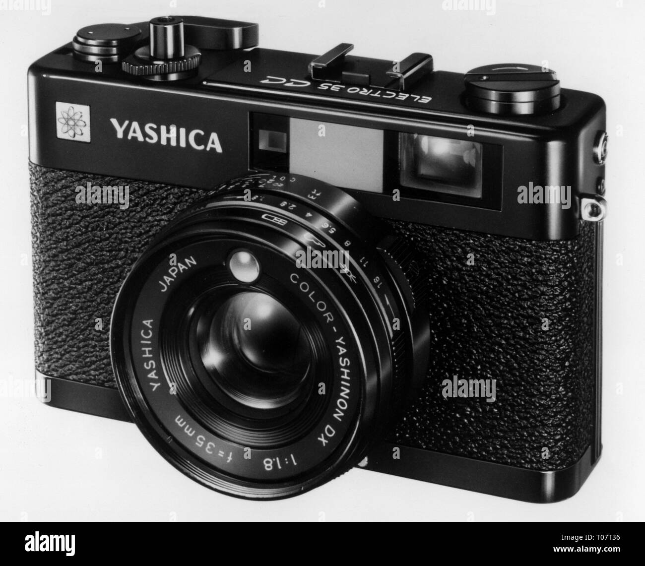 Fotografía, cámaras, cámaras compactas del fabricante japonés Yashica, modelo "Elector 53 CC', 1960, Additional-Rights-Clearance-Info-Not-Available Foto de stock
