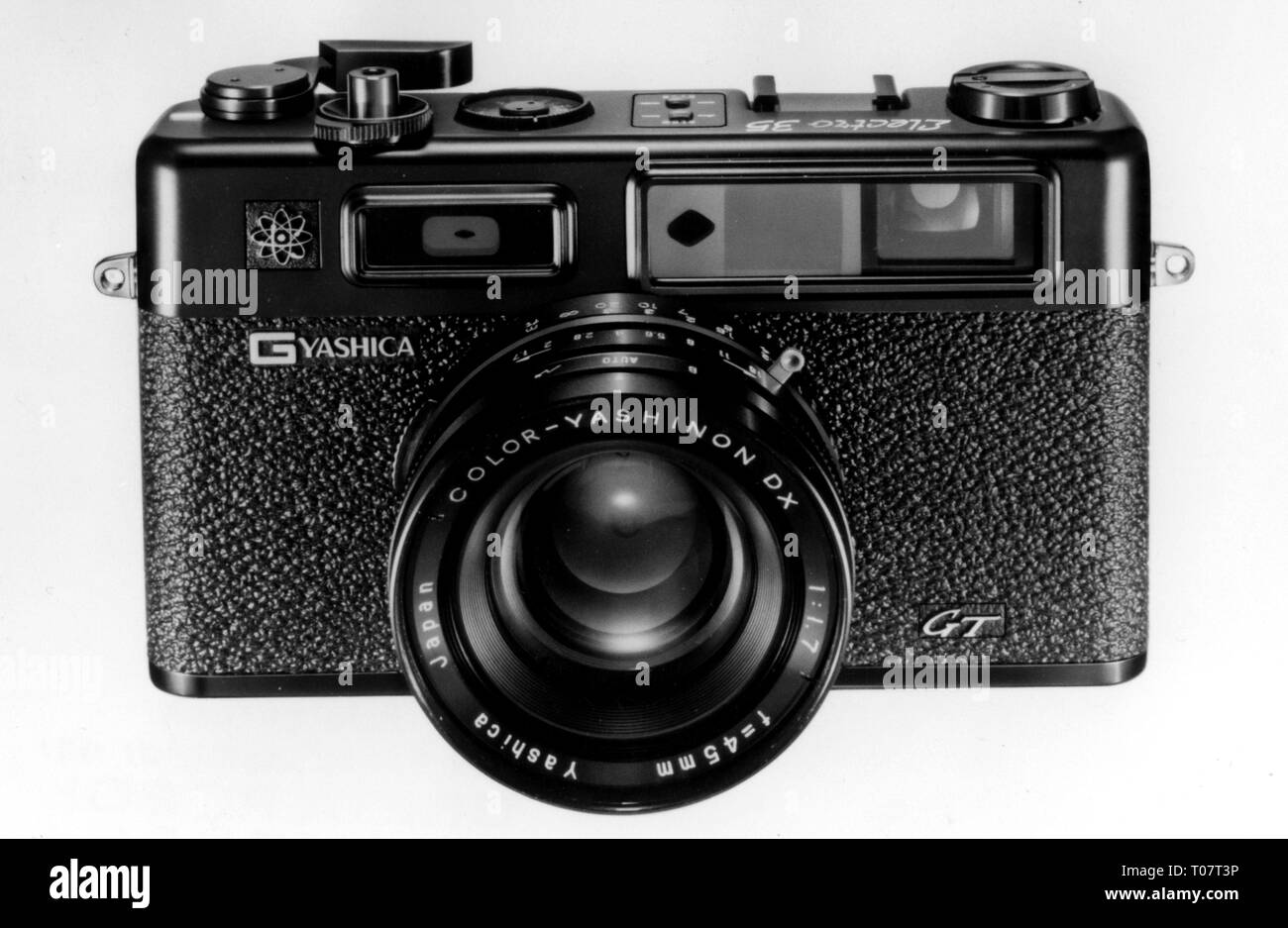 Fotografía, cámaras, cámaras compactas del fabricante japonés Yashica, modelo 'Electro 35 GT', 1970, Additional-Rights-Clearance-Info-Not-Available Foto de stock
