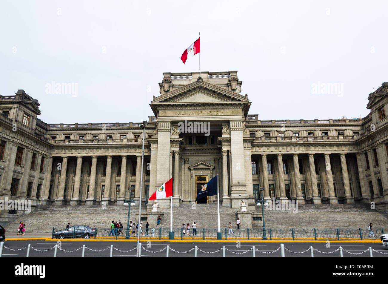 El Palacio de Justicia de Lima es la sede principal de la Corte Suprema de Justicia de la República del Perú y símbolo del Poder Judicial de Perú. Foto de stock