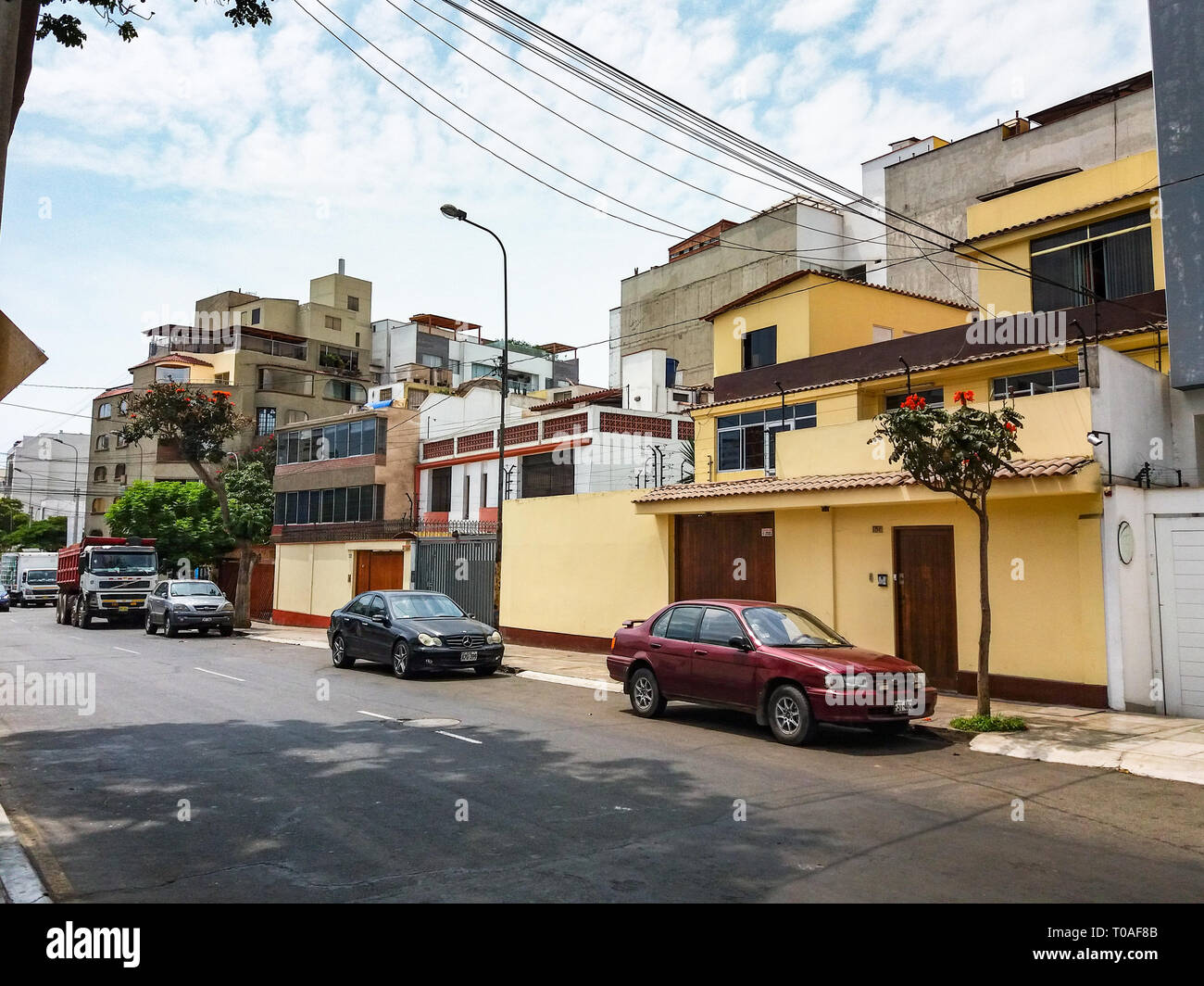 Urban miraflores lima peru fotografías e imágenes de alta resolución