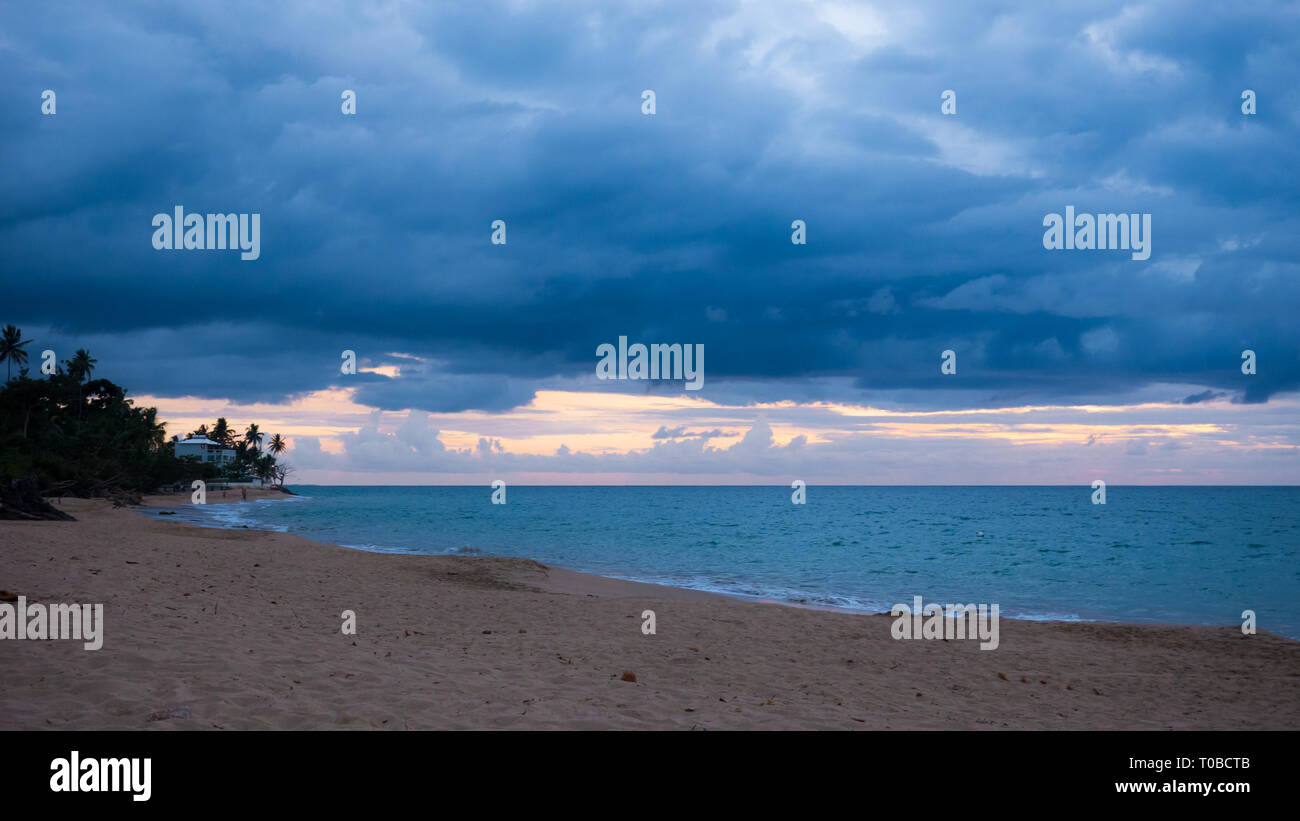Puerto rico playa rincon puerto fotografías e imágenes de alta