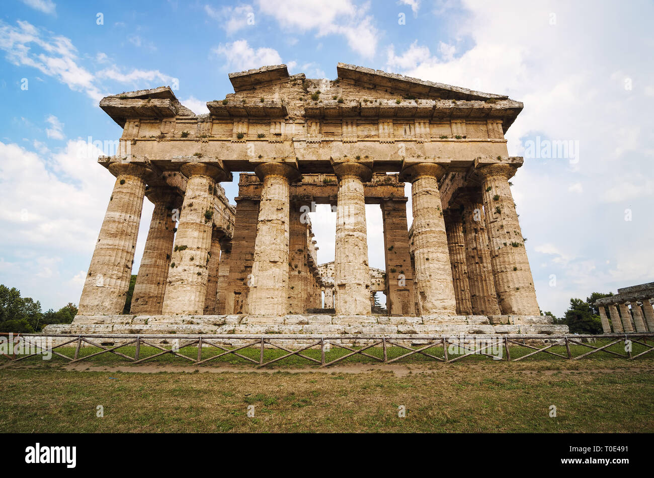 Templo de Neptuno, el famoso sitio arqueológico de Paestum Foto de stock