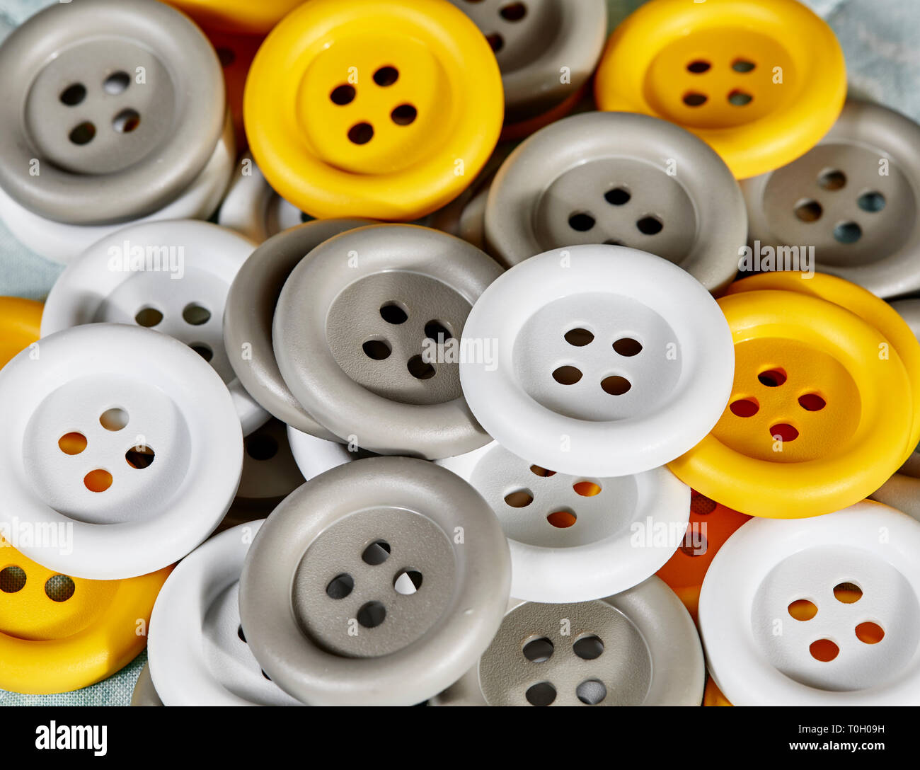 Grandes botones blancos fotografías e imágenes de alta resolución - Alamy