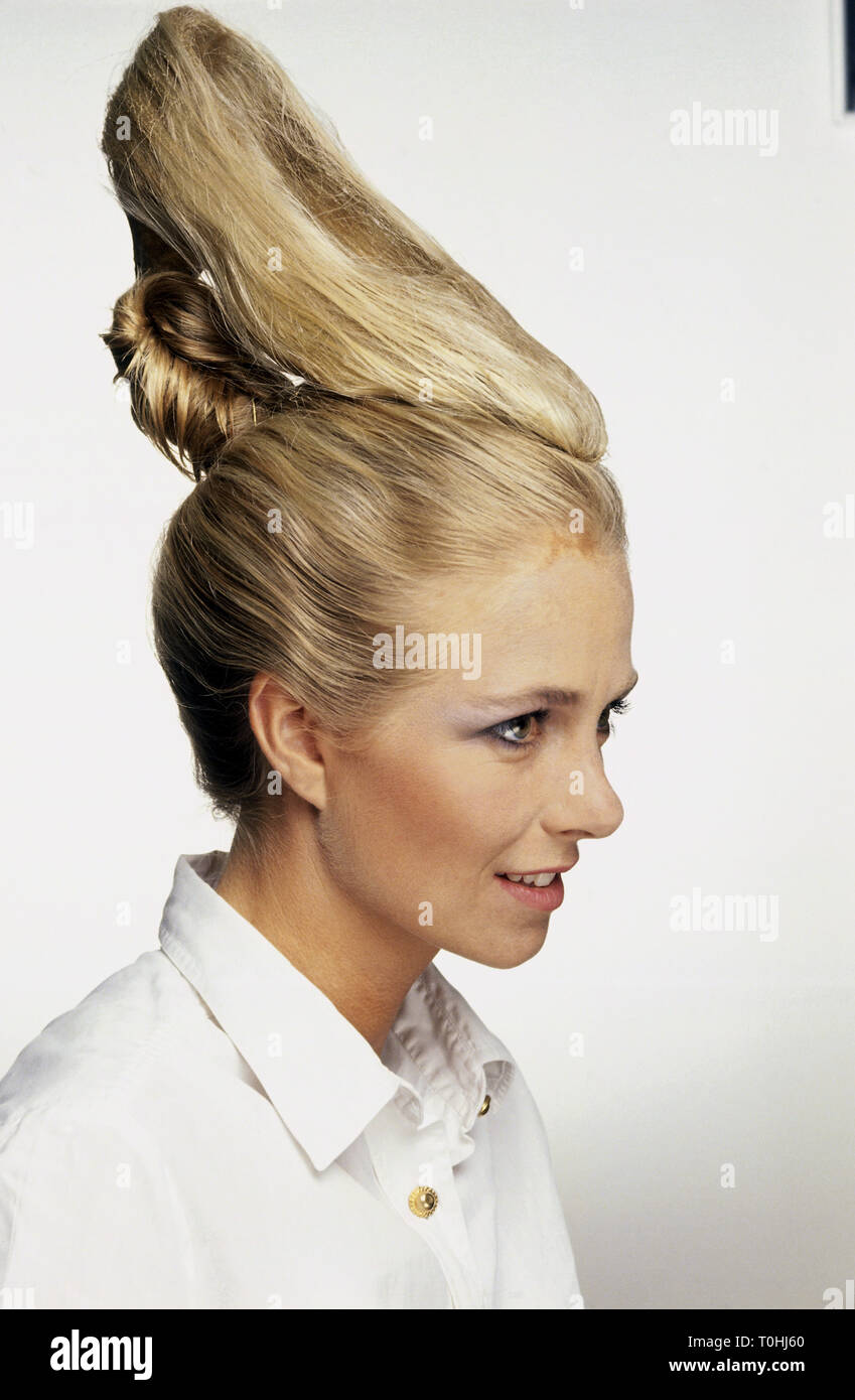 Peinados de señora peinados peinados fotografías e imágenes de alta  resolución - Alamy