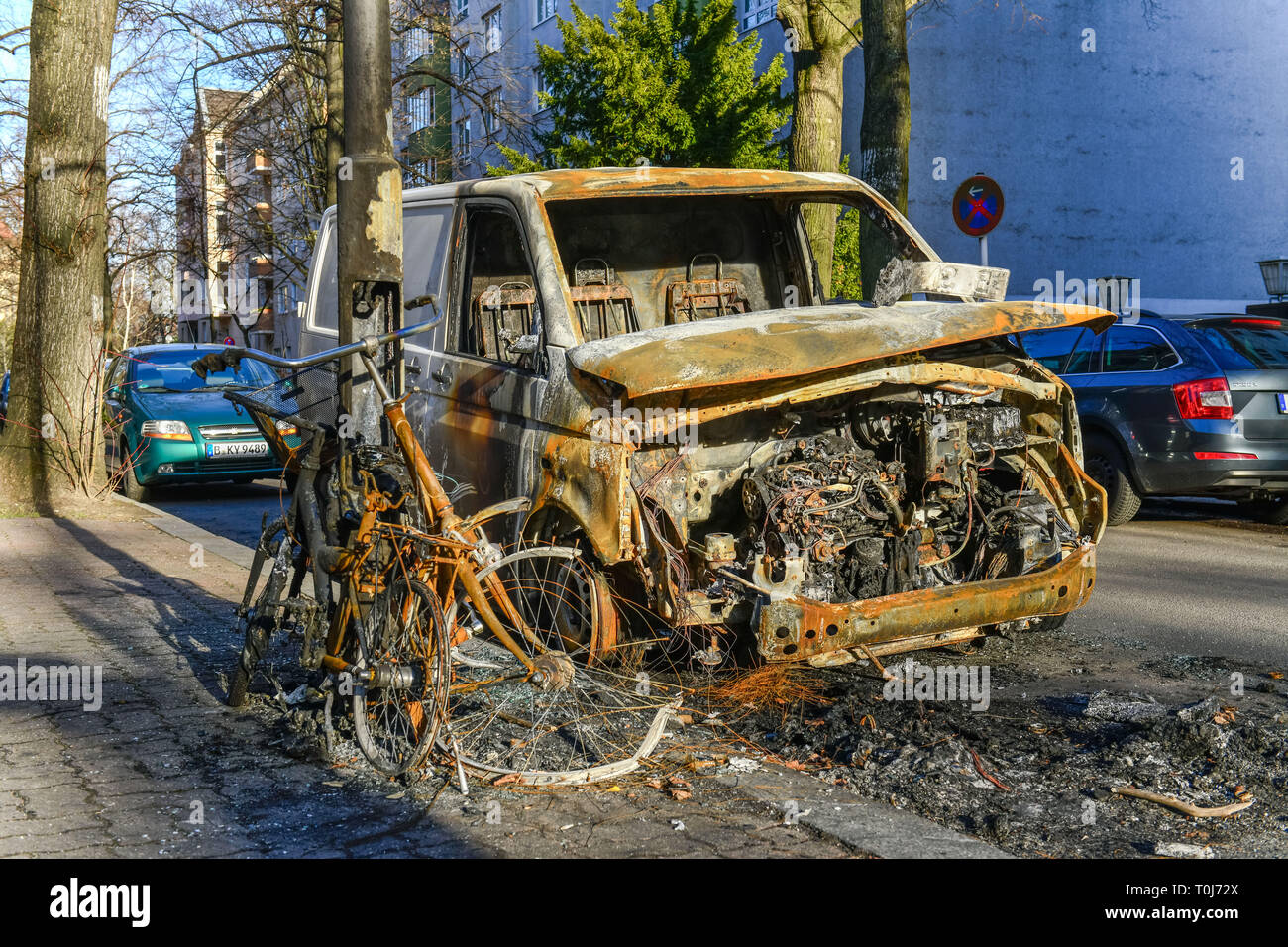 Kleintransporter fotografías e imágenes de alta resolución - Alamy