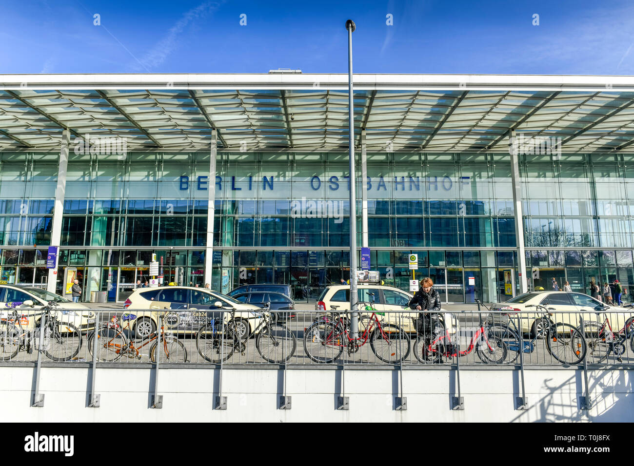 En la estación de tren de East, Friedrich's Grove, Berlín, Alemania, Ostbahnhof, Friedrichshain, Deutschland Foto de stock