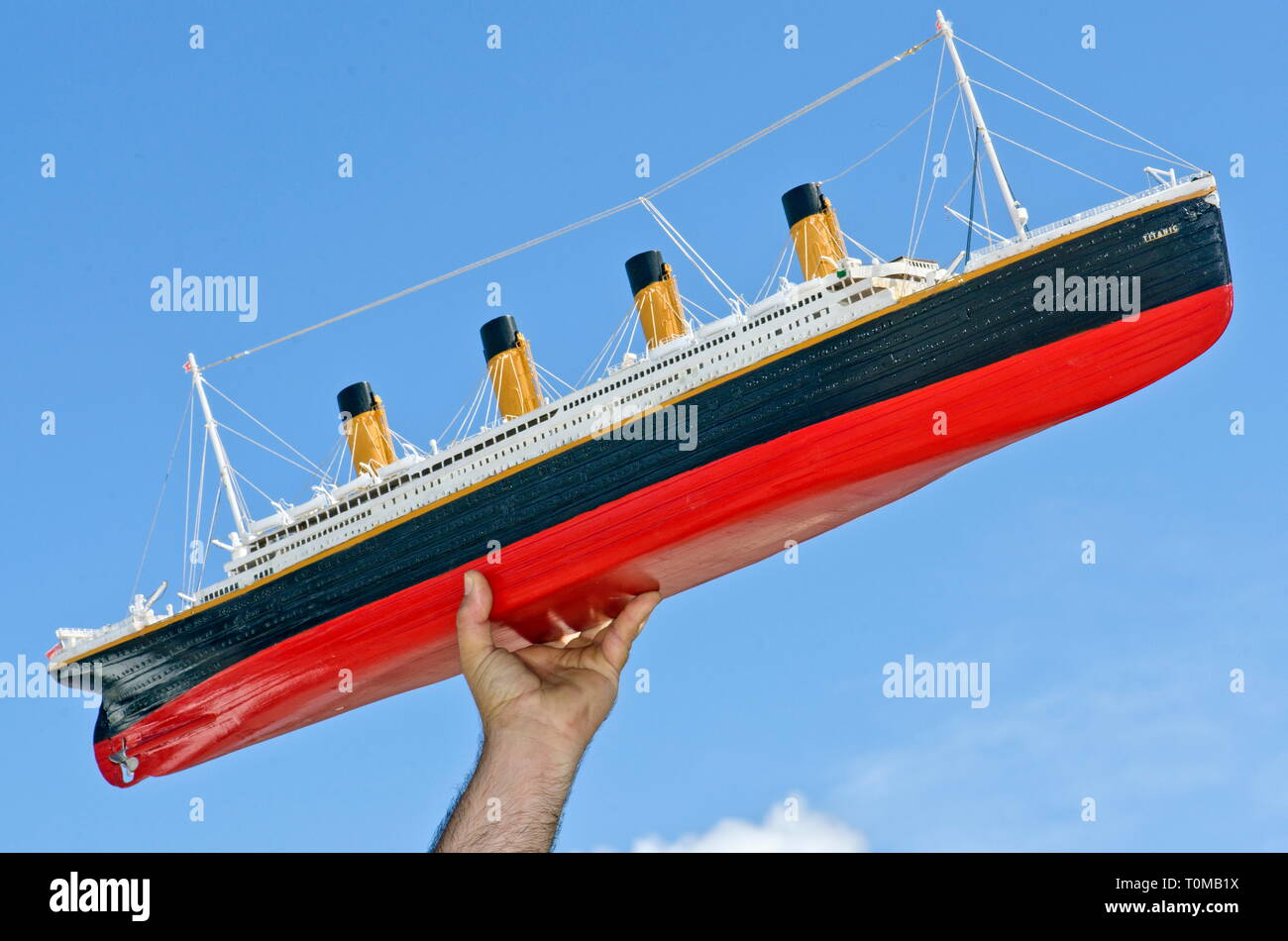 Juguetes, Titanic, Modelo de barco, reproducida en facsímil, de alrededor de 1m de largo, el barco, la defensa, Alemania, circa 1985-Clearance-Info Additional-Rights-Not-Available Foto de stock