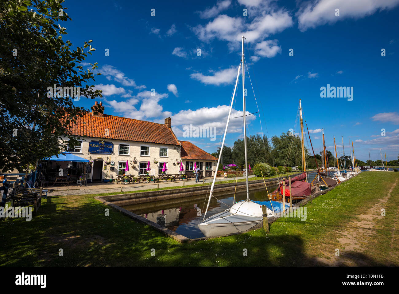 Hickling, barco de recreo Inn; Norfolk, UK Foto de stock