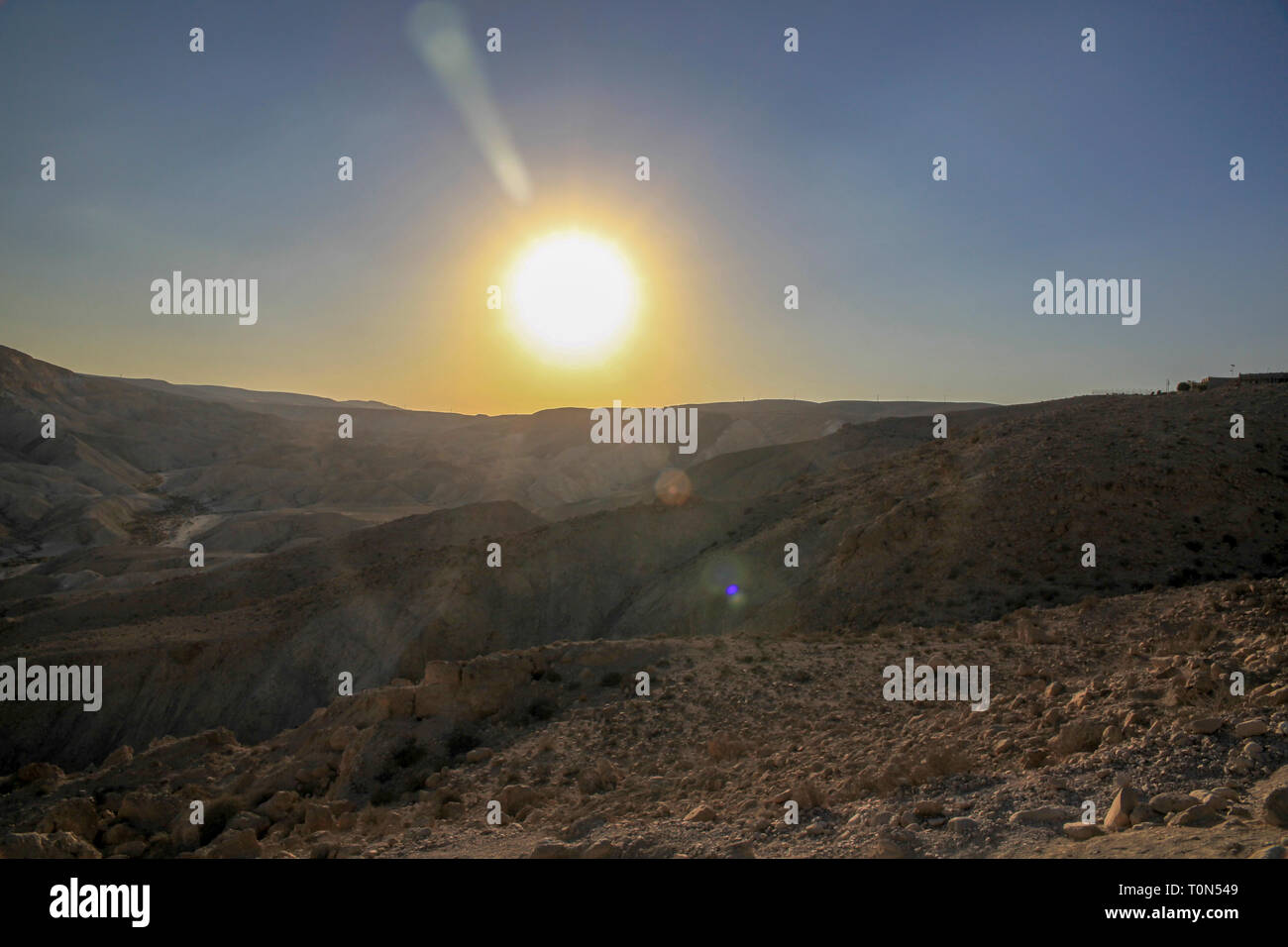 Desert sunset fotografiado en Israel, el desierto del Negev Foto de stock