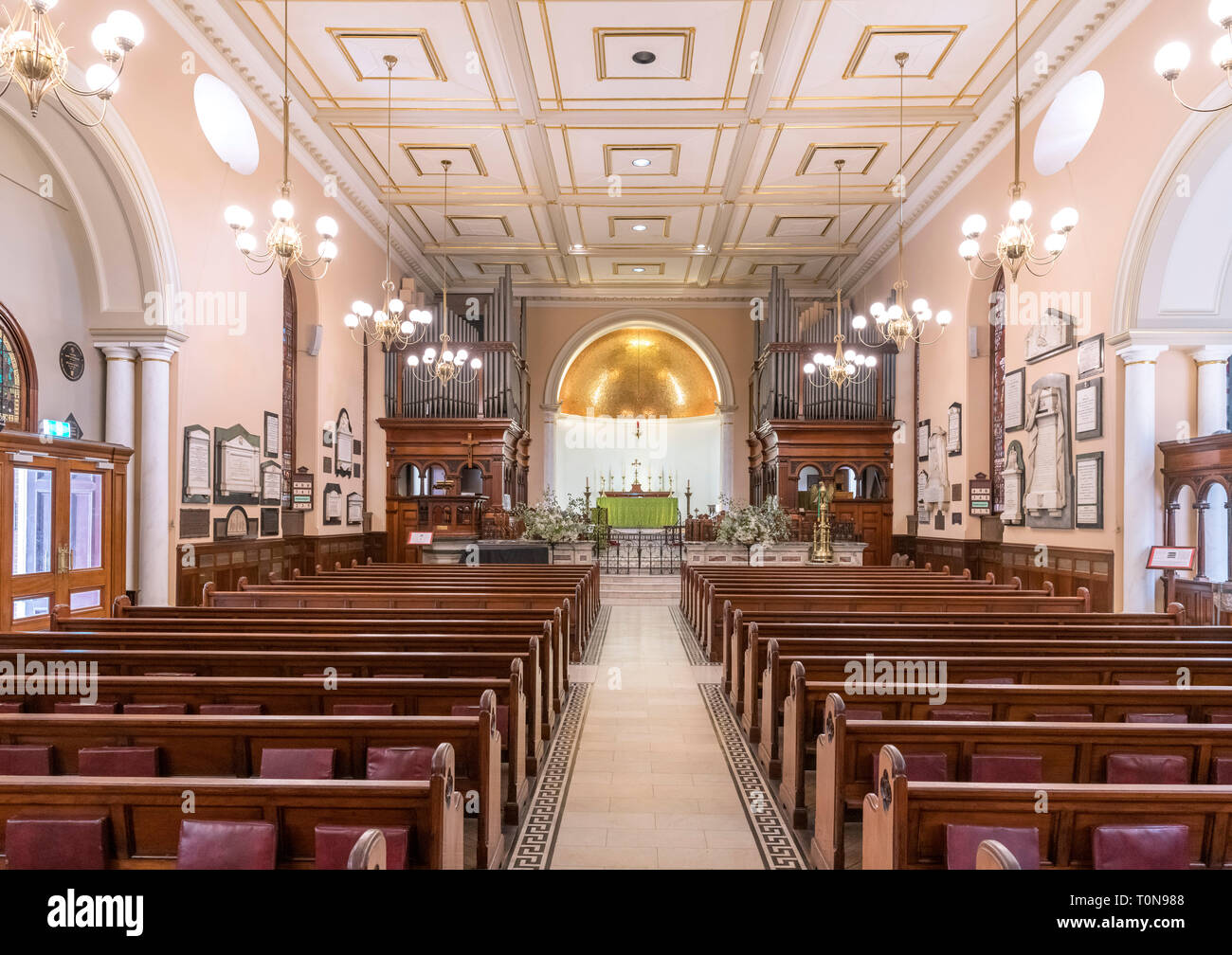 Interior de la histórica iglesia de St James, King Street, el Distrito Central de Negocios de Sydney, Australia Foto de stock