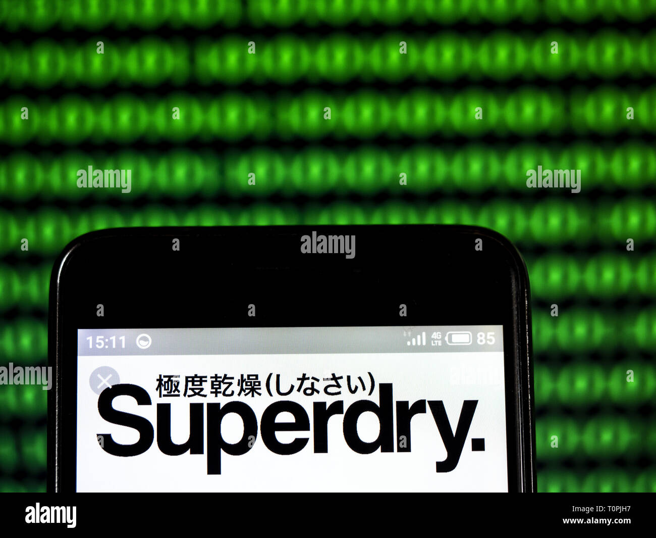 Superdry logo fotografías e imágenes de alta resolución - Página 2 - Alamy