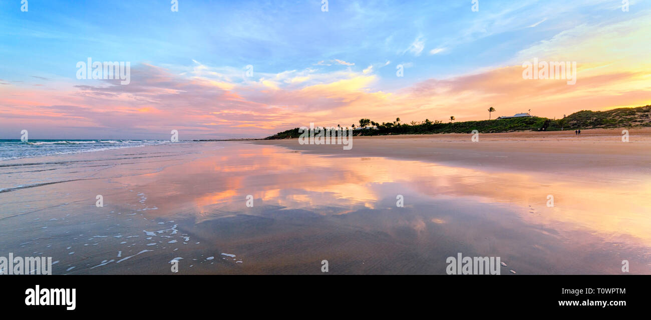 Broome, Australia Occidental. Cable Beach, Broome al atardecer, WA Foto de stock
