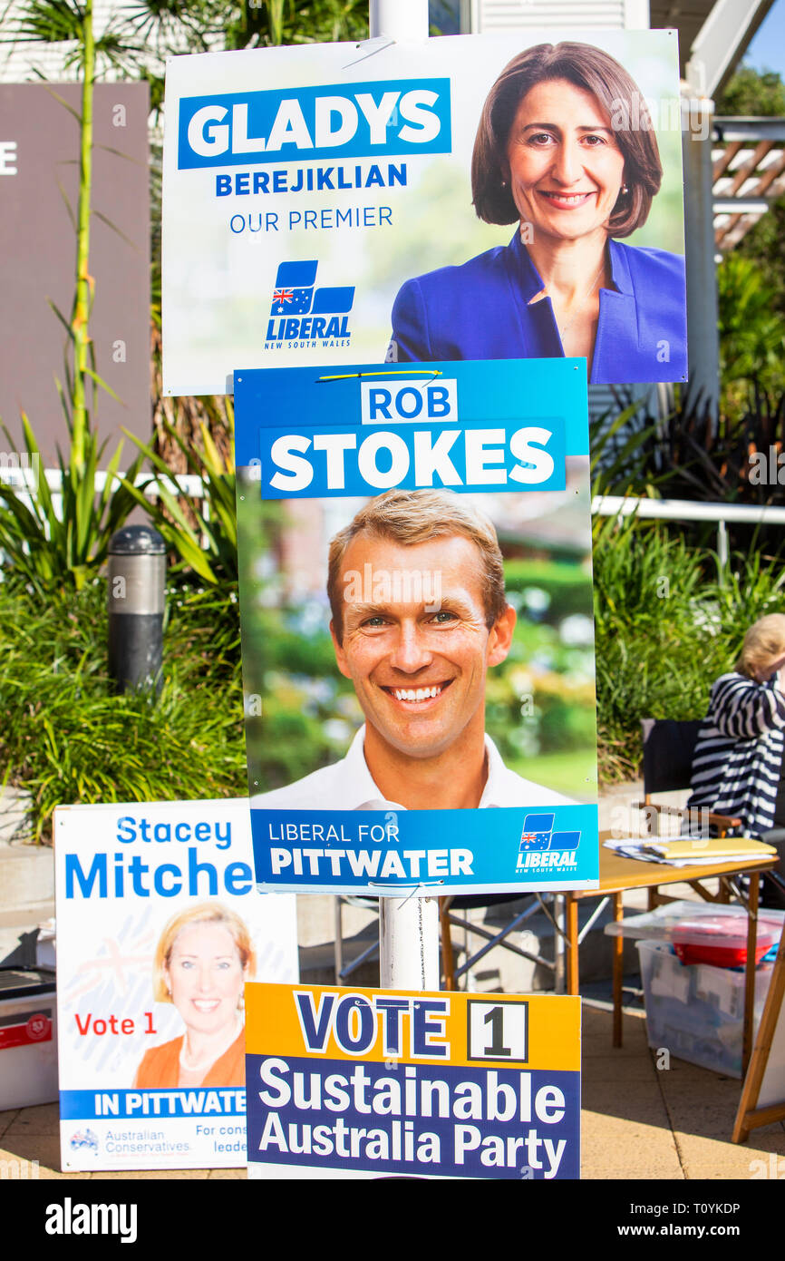 Sydney, Australia. El 23 de marzo de 2019. Sábado 23 de marzo de 2019, jefe de votantes a las urnas para emitir su voto para el asiento de Pittwater en la elección del Estado de Nueva Gales del Sur. Crédito: Martin berry/Alamy Live News Foto de stock