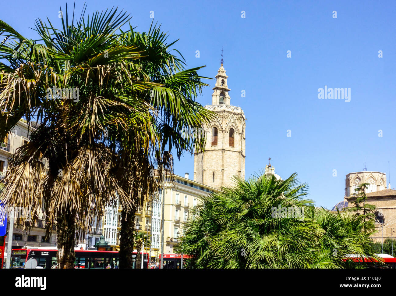 Valencia, la Plaza de la Reina, el campanario cuadrado, Micalet, el Miguelete, el Miguelete, la Catedral de Valencia, España Foto de stock