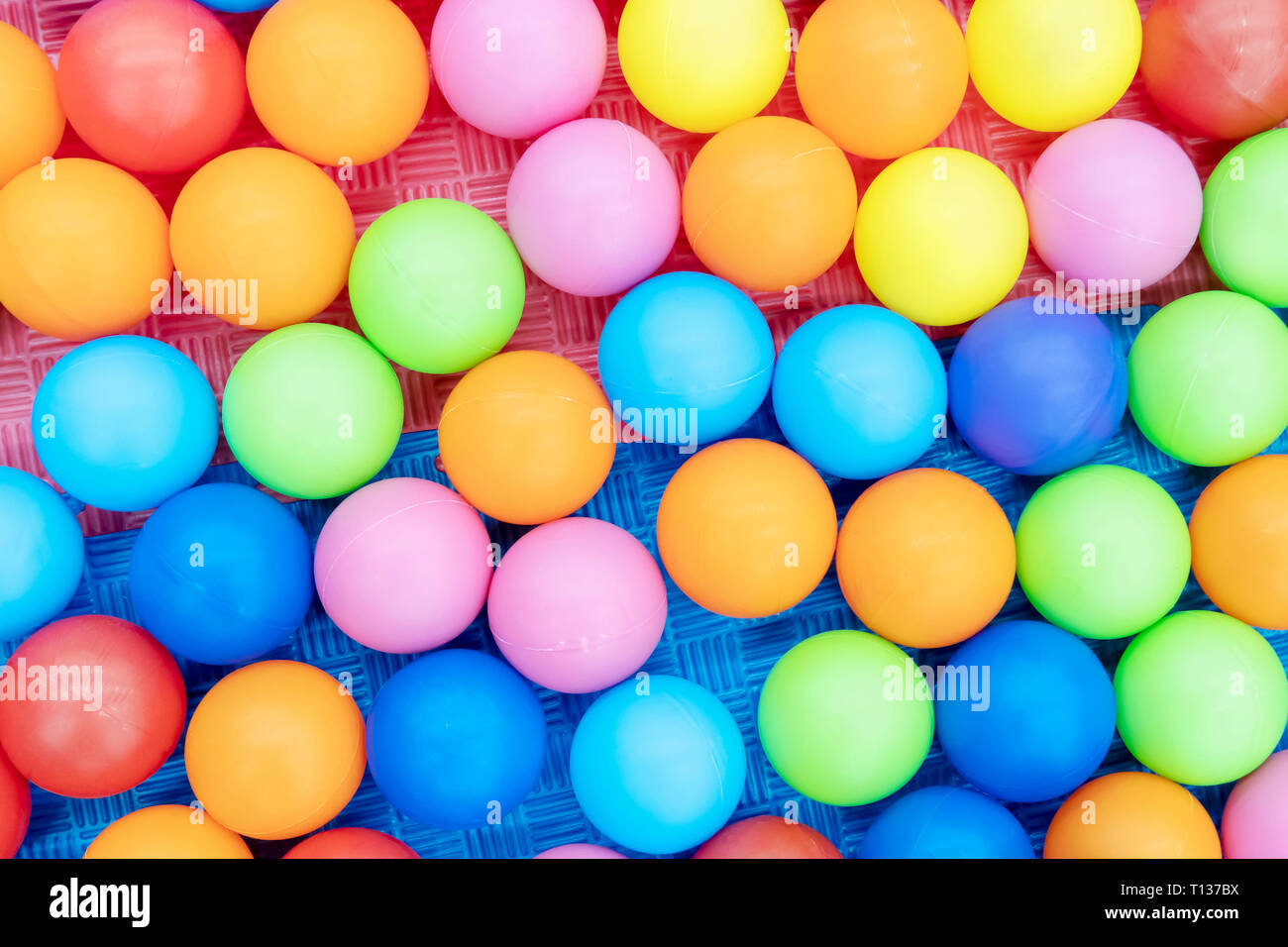 pelotas para juegos infantiles