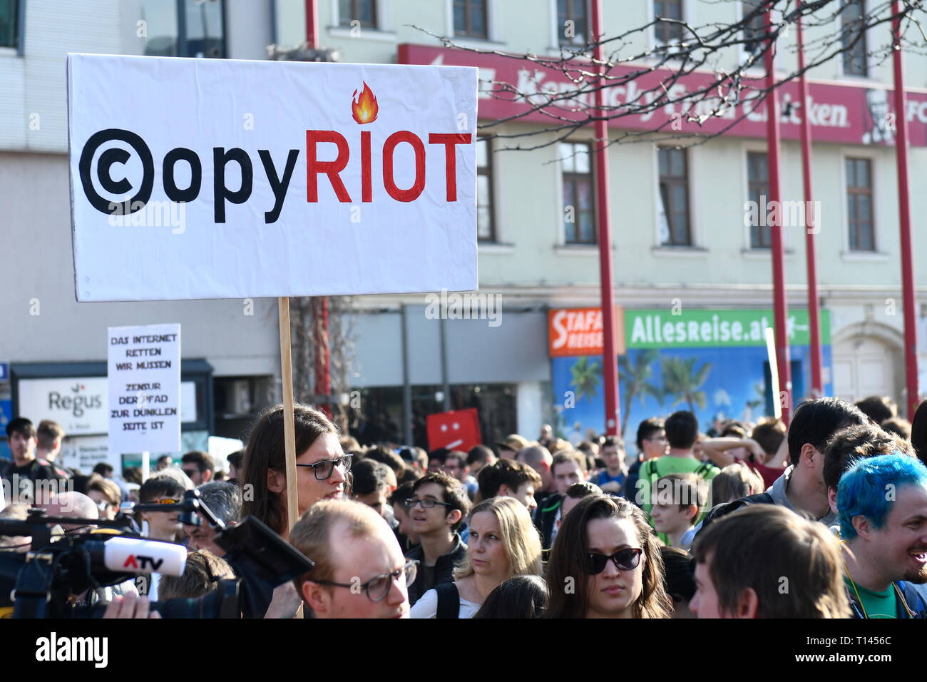 Viena, Austria. 23.März.2019. Ue sigue día de protesta contra un proyecto de reforma del copyright y cargar el filtro: demostración de su Internet 'Save'. Crédito: Franz Perc / Alamy Live News Foto de stock