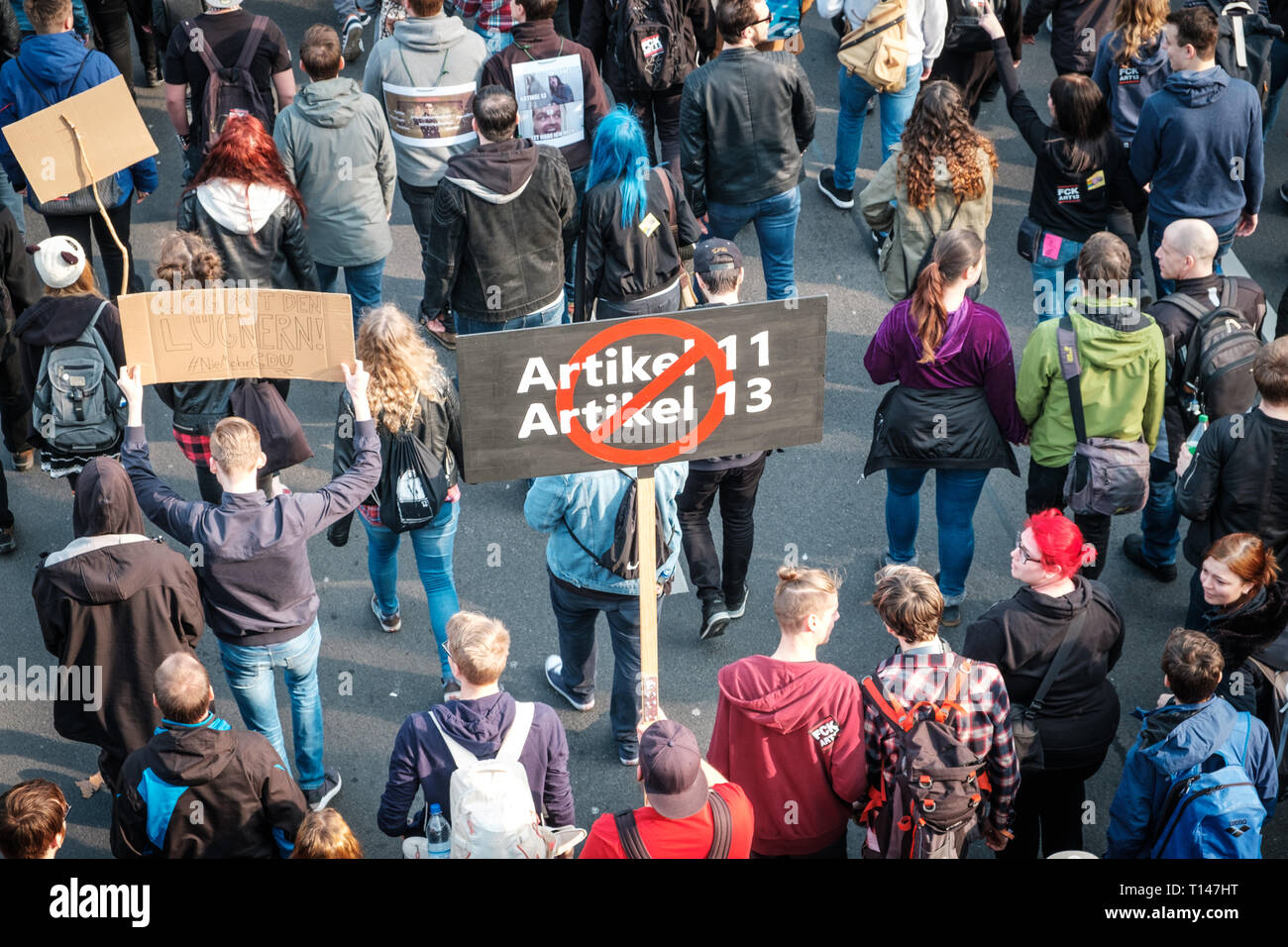 Berlin, Alemania - 23 de marzo de 2019: Manifestación contra la UE copyright / reforma el artículo 11 y el artículo 13 en Berlín, Alemania. Foto de stock