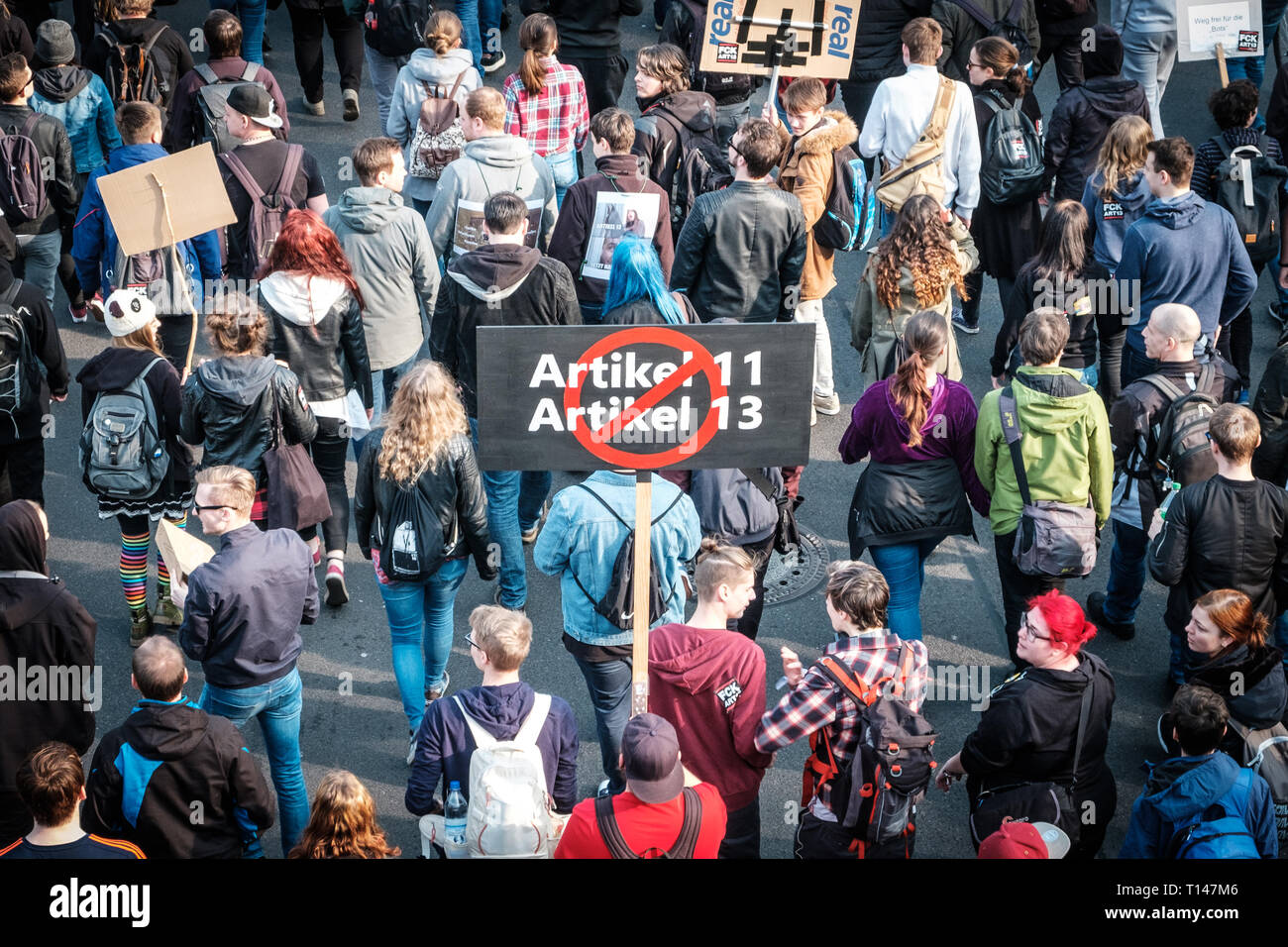 Berlin, Alemania - 23 de marzo de 2019: Manifestación contra la UE copyright / reforma el artículo 11 y el artículo 13 en Berlín, Alemania. Foto de stock