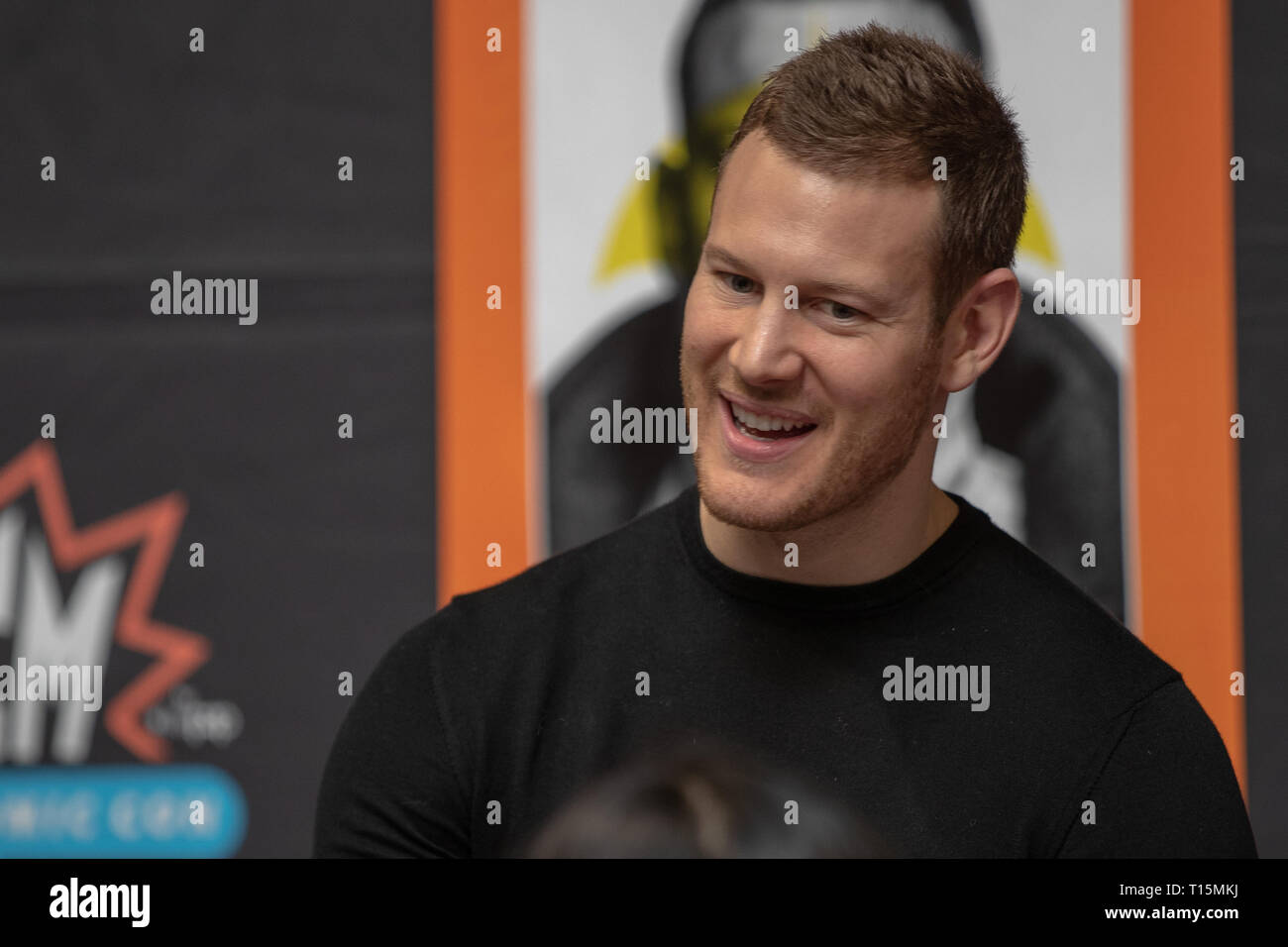 Birmingham, Reino Unido. Sábado 23 de marzo de 2019.Tom tolva de la Academia paraguas durante una sesión de autógrafos, en el 1er día del Comic Con MCM en el NEC Birmingham , © Jason Richardson / Alamy Live News Foto de stock