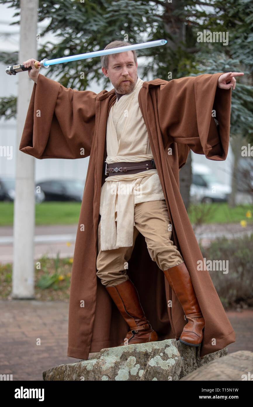 Birmingham, Reino Unido. Sábado 23 de marzo de 2019. Cosplayers visto en carácter en el 1er día del Comic Con MCM en el NEC Birmingham , © Jason Richardson / Alamy Live News Foto de stock