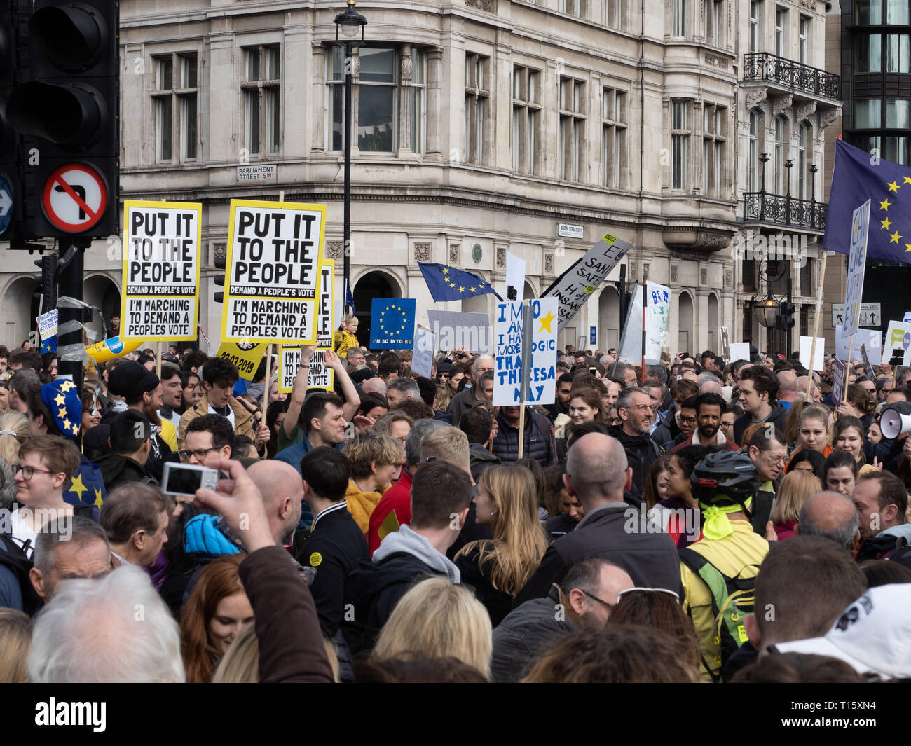 Londres, Reino Unido. 23 Mar, 2019. Más de 1 millones de personas vinieron a Londres hoy para exigir otra votación sobre Brexit. Crédito de la fotografía: Ghene Ghene Snowdon Snowdon/Alamy Live News Foto de stock