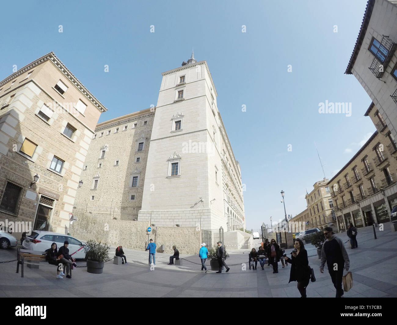 TOLEDO, España - Feb 20, 2019: El Alcázar de Toledo es una fortificación de piedra situada en la parte más alta de Toledo, España. Foto de stock