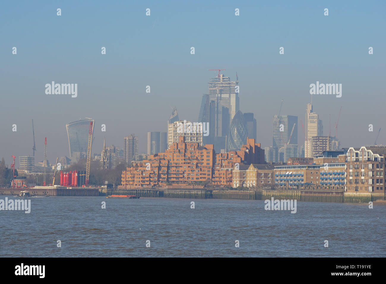La contaminación del aire en la ciudad de Londres, Inglaterra, Reino Unido Foto de stock