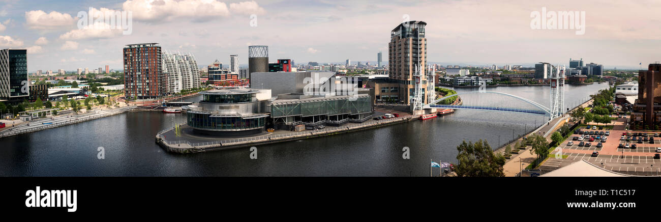 Una imagen panorámica de la ciudad de los medios de comunicación y el horizonte de Manchester (desde la Sth) en 2013 Foto de stock