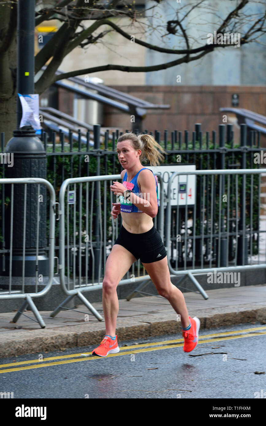 Las mujeres de élite del competidor, 2019 Media Maratón de gran vitalidad, square Cabot, Canary Wharf, en East London, Reino Unido Foto de stock