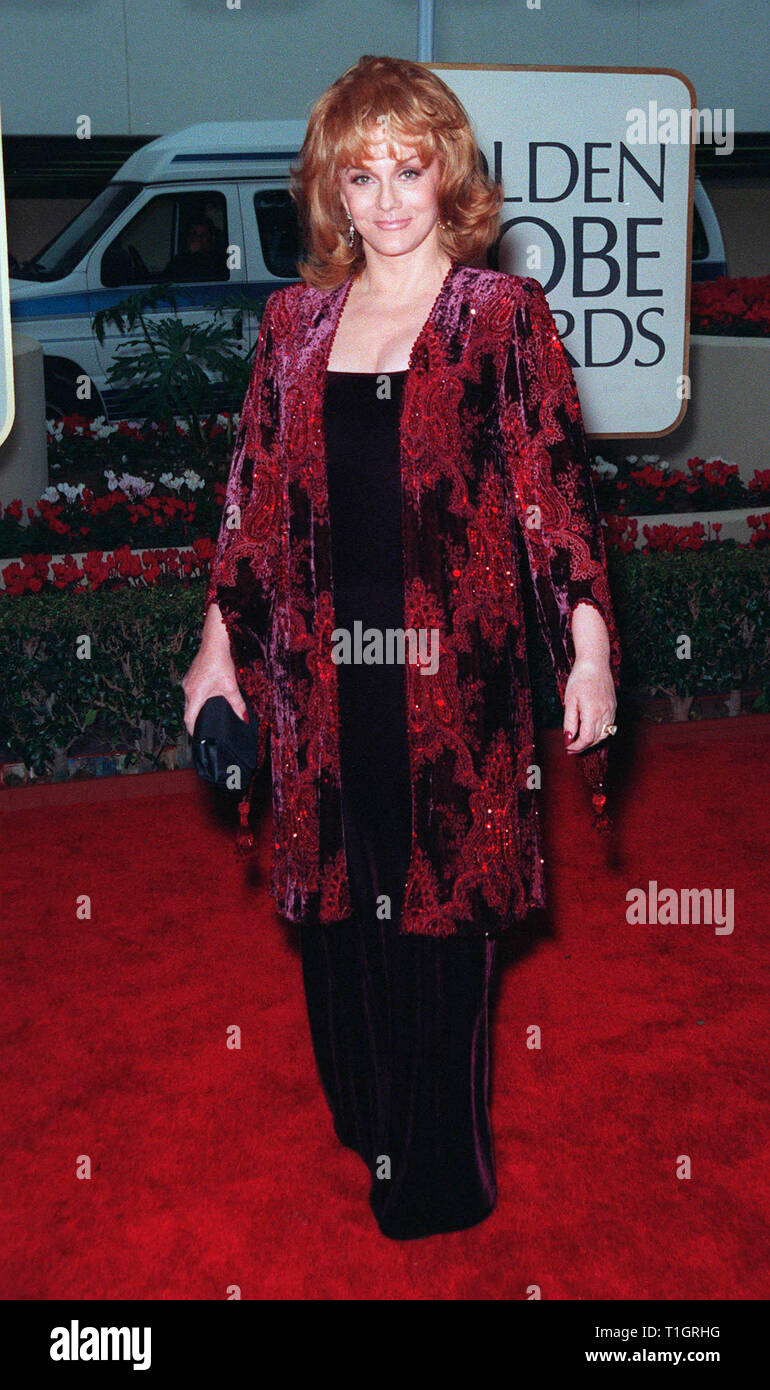 LOS ANGELES, CA - January 25, 1999: la actriz Ann-MARGRET en el Golden Globe Awards en Beverly Hills. © Paul Smith/Featureflash Foto de stock
